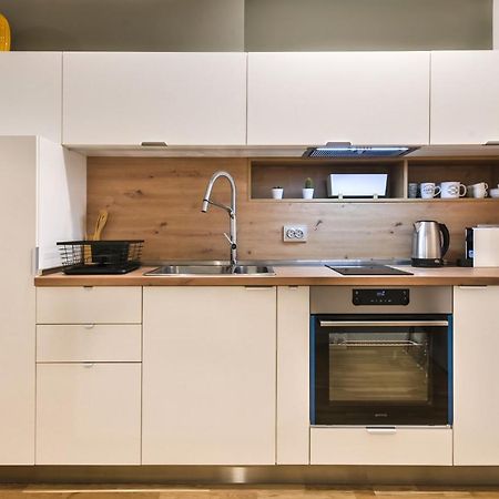 Pieces Of Nature In A Stylish One-Bedroom Flat By Flat Mаnager Sofia Bagian luar foto