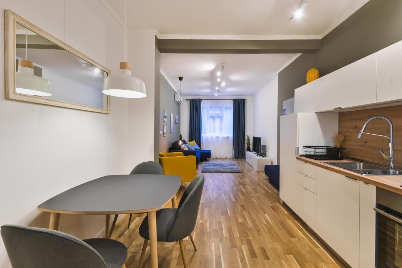 Pieces Of Nature In A Stylish One-Bedroom Flat By Flat Mаnager Sofia Bagian luar foto